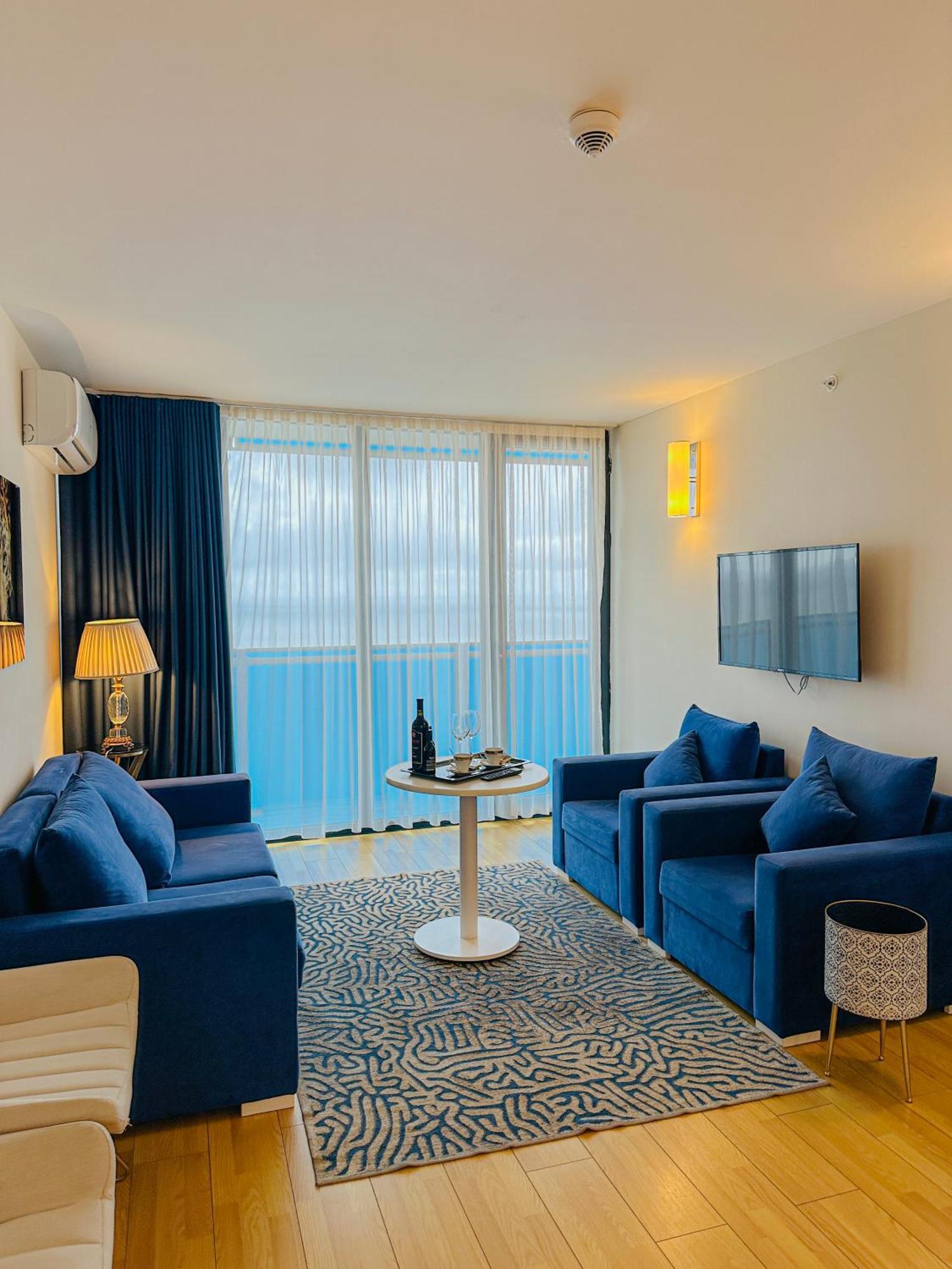 Batumi High View 호텔 외부 사진